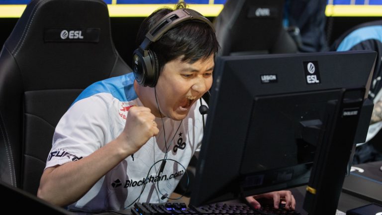 C9 HObbit appelle à la suppression de Mirage "ennuyeux" du pool de cartes CS:GO, veut que Cobblestone revienne 2 C9 HObbit appelle à la suppression de Mirage "ennuyeux" du pool de cartes CS:GO, veut que Cobblestone revienne - 1