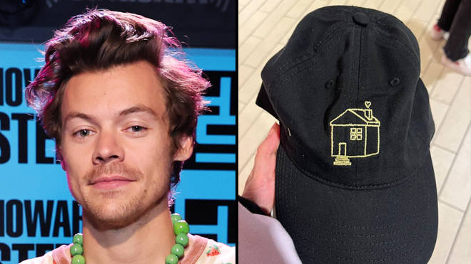 Harry Styles change de merchandising après que les fans ont repéré un "symbole nazi" accidentel sur ses nouvelles casquettes 2 Harry Styles change de merchandising après que les fans ont repéré un "symbole nazi" accidentel sur ses nouvelles casquettes - 1