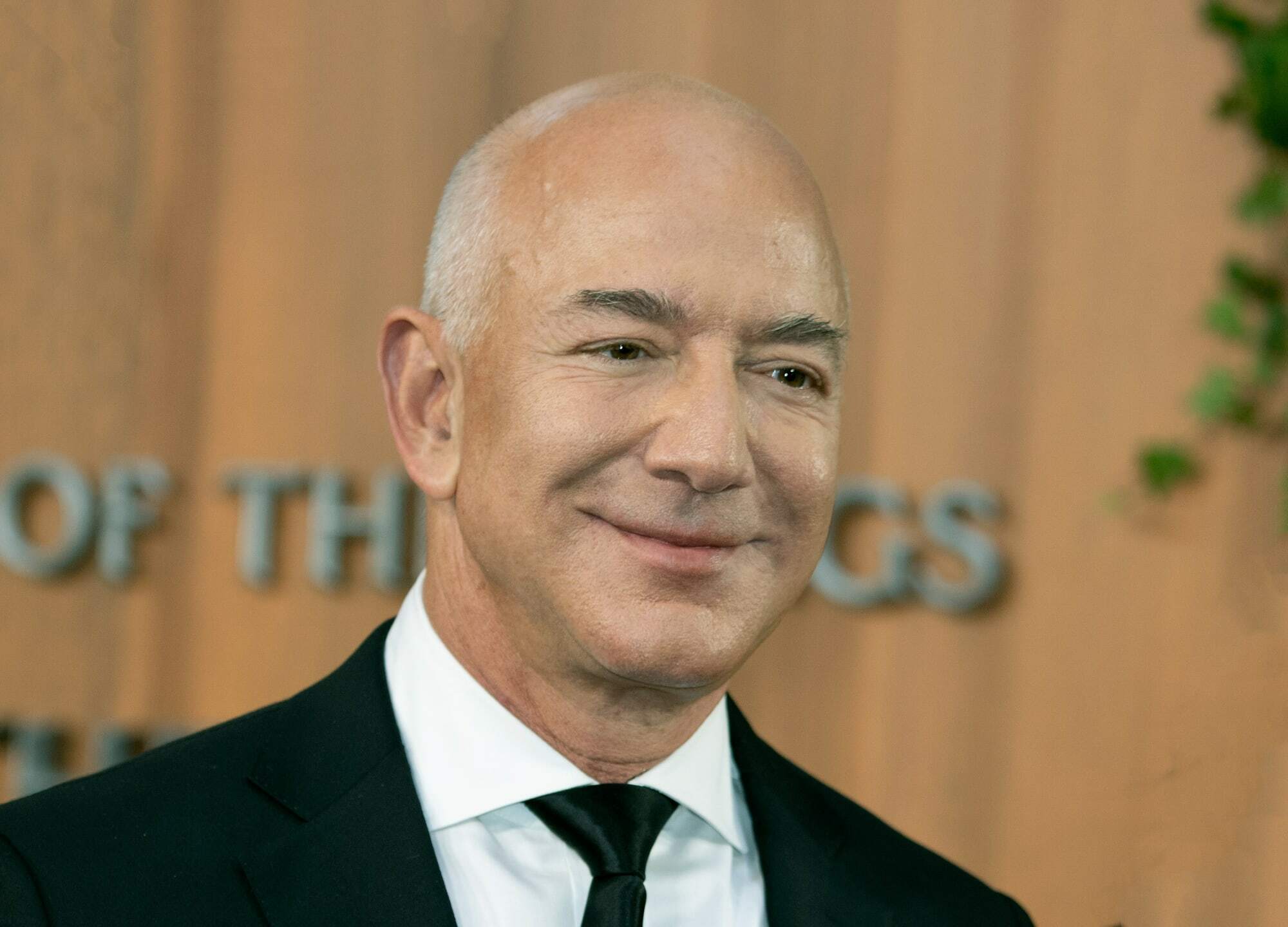 Le fils de Jeff Bezos l'a averti de ne pas "eff up" The Rings of Power 2 Le fils de Jeff Bezos l'a averti de ne pas "eff up" The Rings of Power - 1