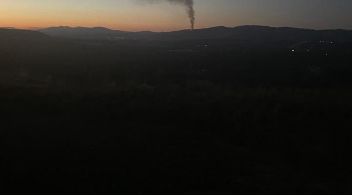Les équipes de pompiers du comté de Stevens répondent à un feu de brousse au nord-est de Spokane - 4