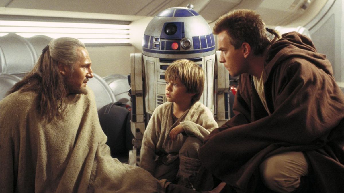 Liam Neeson partage une douce histoire de Star Wars à propos de R2-D2 2 Liam Neeson partage une douce histoire de Star Wars à propos de R2-D2 - 1