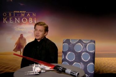 Obi-Wan Kenobi : Hayden Christensen joue avec LEGO dans une interview amusante avec un enfant - 12