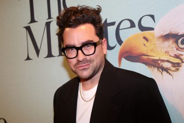 Sex Education la saison 4 présente Dan Levy dans le rôle du tuteur de l'université de Maeve (Rencontrez M. Molloy !) - 7