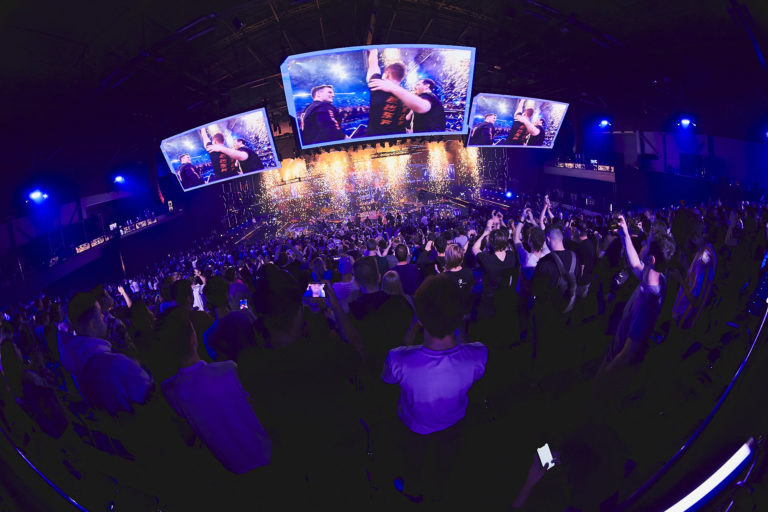 Le studio LCS devient Riot Games Arena alors qu'il fait place à VALORANT 2 Le studio LCS devient Riot Games Arena alors qu'il fait place à VALORANT - 1