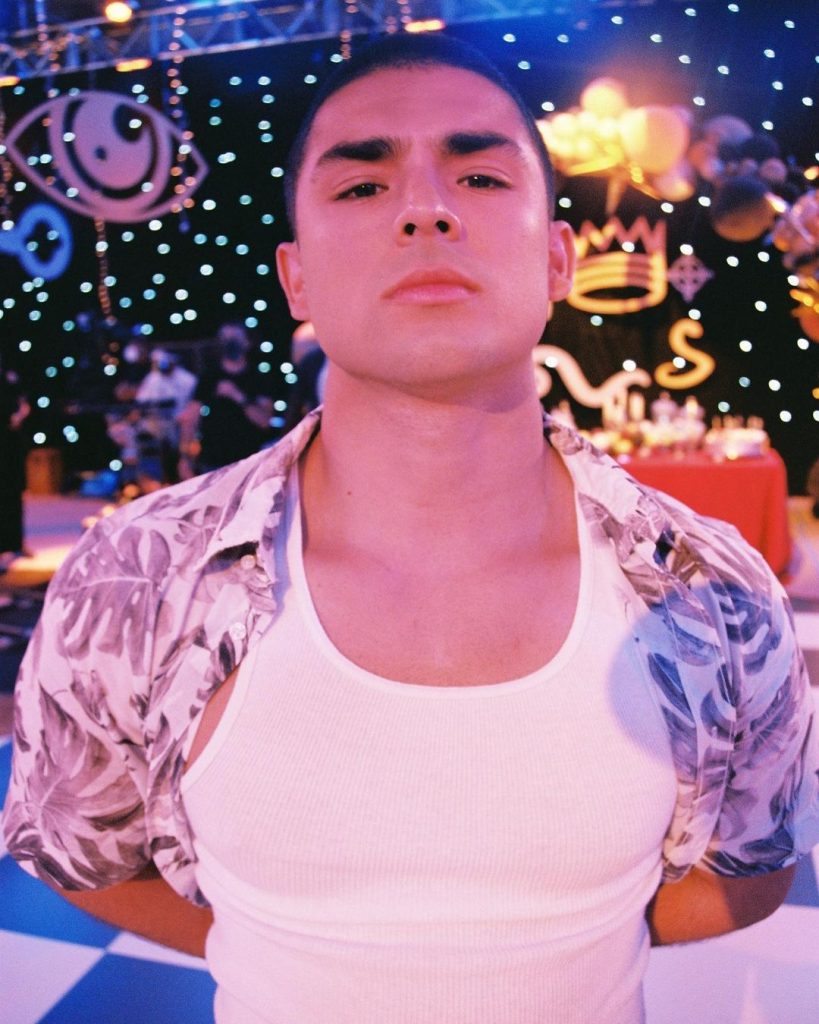 Wiki, biographie, âge, taille, carrière, famille, origine ethnique, petite amie, valeur nette et bien d'autres 3 Diego Tinoco Image