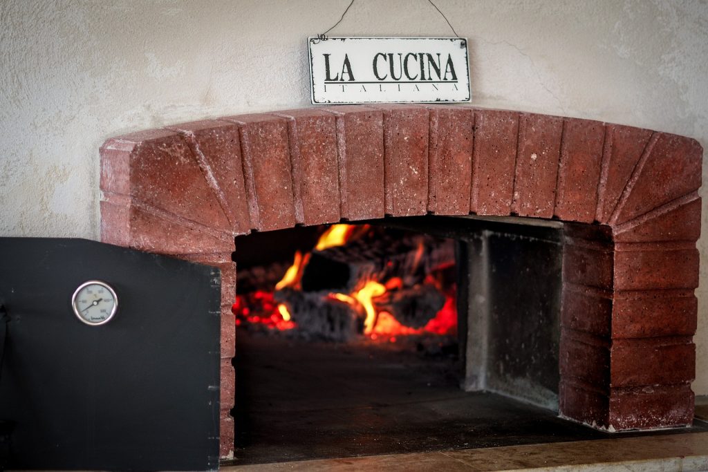 Comment cuire les pizzas surgelées pour qu'elles aient le goût du fait maison ? 4 Comment cuire les pizzas surgelées pour qu'elles aient le goût du fait maison ? - 3