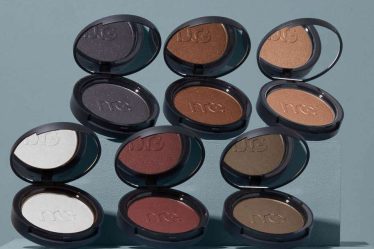 Tout ce que vous devez savoir sur le fond de teint du cuir chevelu pour les cheveux clairsemés - 8