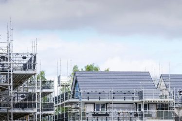 Les constructeurs britanniques s'effondrent après que HSBC a déclassé le secteur et prévoit une chute des prix de l'immobilier - 13