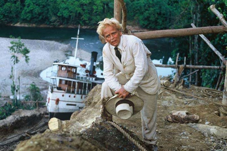 Utilisation éditoriale uniquement.  Pas d'utilisation de la couverture du livre.Crédit obligatoire : Photo de Moviestore/Shutterstock (3186156a)Klaus KinskiFitzcarraldo - 1982