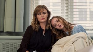 Devil In Ohio a-t-il été renouvelé pour la saison 2 ? Voici ce que nous savons : 12 Devil In Ohio a-t-il été renouvelé pour la saison 2 ? Voici ce que nous savons : - 11