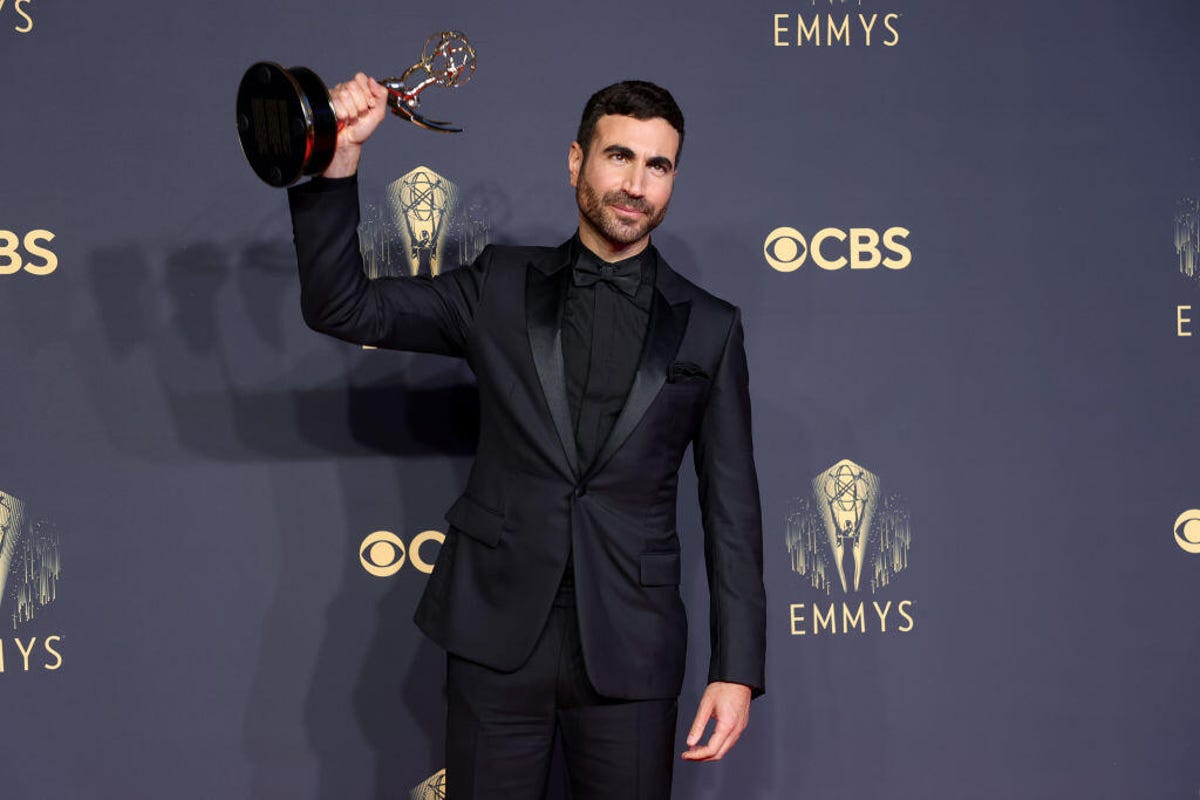 'Thor: Love and Thunder' Scènes post-crédits et Loki dans la possibilité de Valhalla, expliquée 5 Brett Goldstein brandit son Emmy aux 73e Primetime Emmy Awards 2021 à Los Angeles