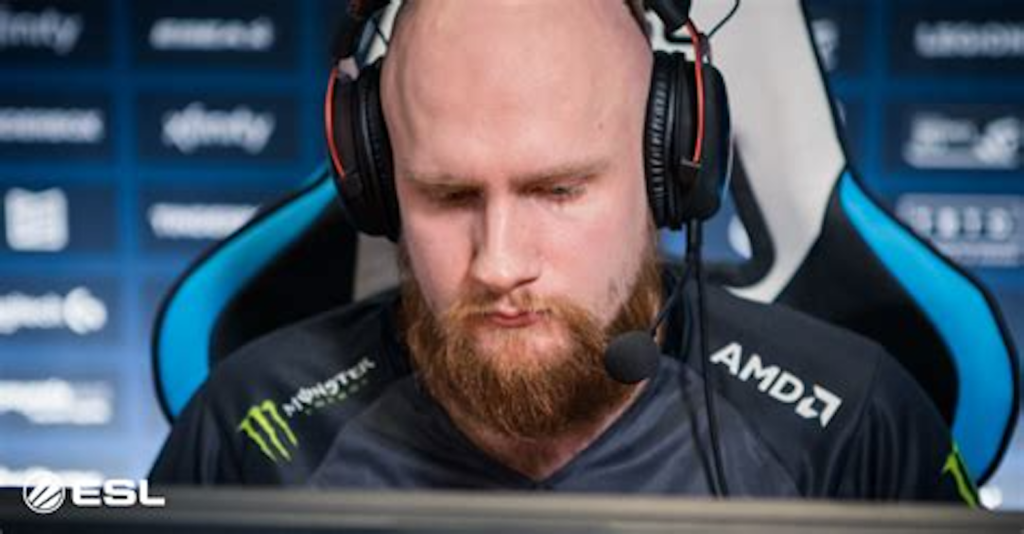 Vitality prend la première place du groupe A avec une course parfaite, Fnatic et NAVI les suivent hors des groupes de la saison 16 de l'ESL Pro League 4 Vitality prend la première place du groupe A avec une course parfaite, Fnatic et NAVI les suivent hors des groupes de la saison 16 de l'ESL Pro League - 3