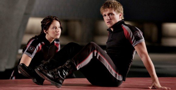 Les meilleurs films et émissions de télévision sur les jeux de la mort (et pourquoi tant d'entre eux parlent du capitalisme) 5 Katniss et Peeta dans Hunger Games
