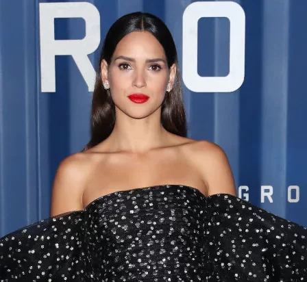 Adria Arjona, ancienne de '6 Underground', sera co-vedette face à Diego Luna dans la série préquelle de 'Rogue One' 149 Adria Arjona, ancienne de '6 Underground', sera co-vedette face à Diego Luna dans la série préquelle de 'Rogue One' - 148
