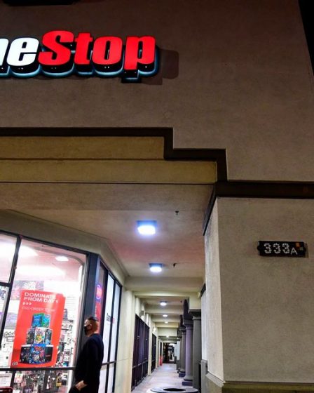 L'action GameStop bondit de 10% après la perte trimestrielle plus étroite du détaillant et l'accord crypto - 49