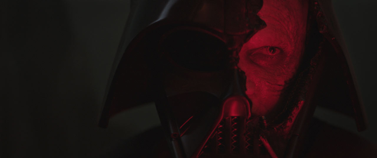 D'un certain point de vue : épisode d'Obi-Wan Kenobi 8 Un gros plan de Dark Vador et de son casque cassé dans la partie 6