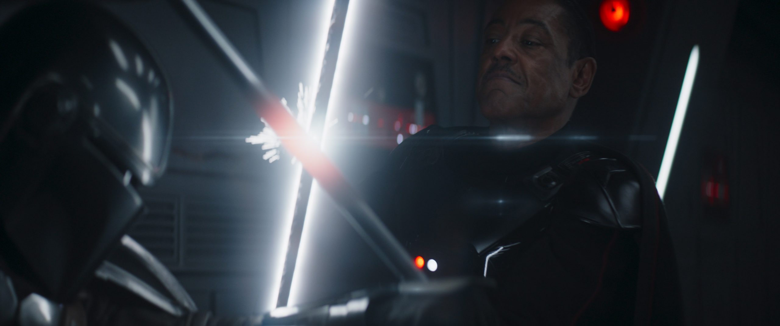 Le coordinateur des cascades de "The Mandalorian" appelle Disney pour avoir transformé "Star Wars" en une "franchise défaillante", Gina Carano - 21