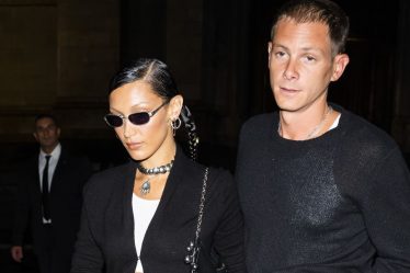 Bella Hadid fait ses débuts avec un piercing au sourcil chaud à la soirée NYC de Gigi Hadid - 5