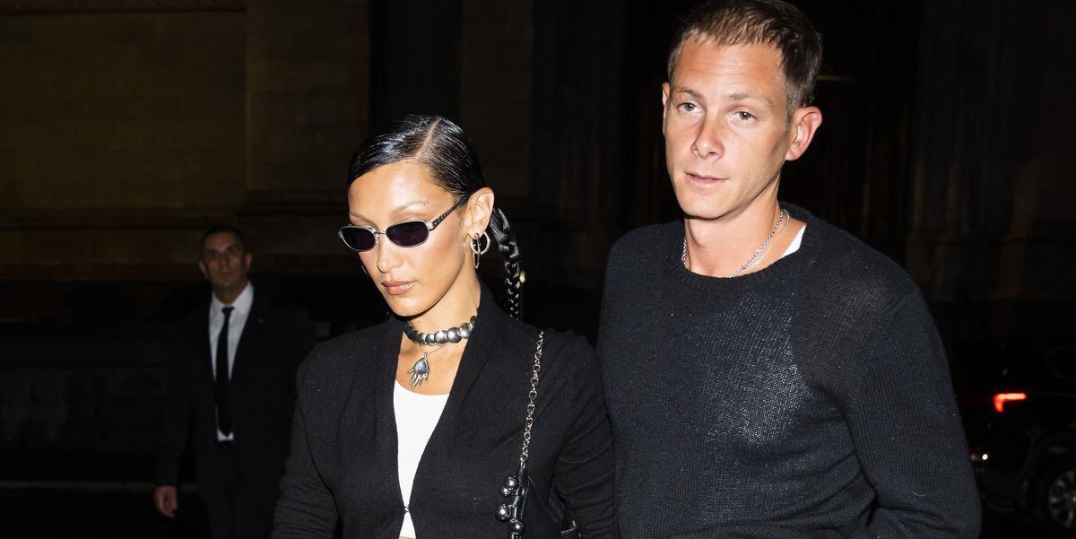 Bella Hadid fait ses débuts avec un piercing au sourcil chaud à la soirée NYC de Gigi Hadid 2 Bella Hadid fait ses débuts avec un piercing au sourcil chaud à la soirée NYC de Gigi Hadid - 1