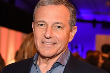 La télévision traditionnelle "marche vers un précipice distinct", déclare l'ancien PDG de Disney, Iger - 7