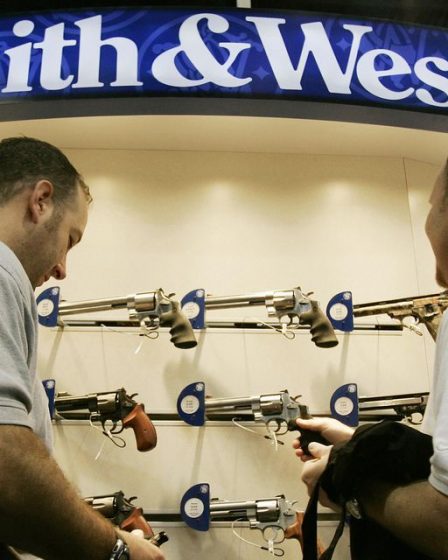 Les ventes de Smith & Wesson plongent à leur plus bas niveau en 13 ans, les actions chutent vers leur plus bas niveau depuis 2 ans 38 Les ventes de Smith & Wesson plongent à leur plus bas niveau en 13 ans, les actions chutent vers leur plus bas niveau depuis 2 ans - 37