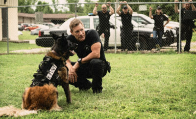 Photo de premier regard: Aaron Eckhart en tant qu'officier du LAPD K-9 Jake Rosser dans MUZZLE 142 Photo de premier regard: Aaron Eckhart en tant qu'officier du LAPD K-9 Jake Rosser dans MUZZLE - 141