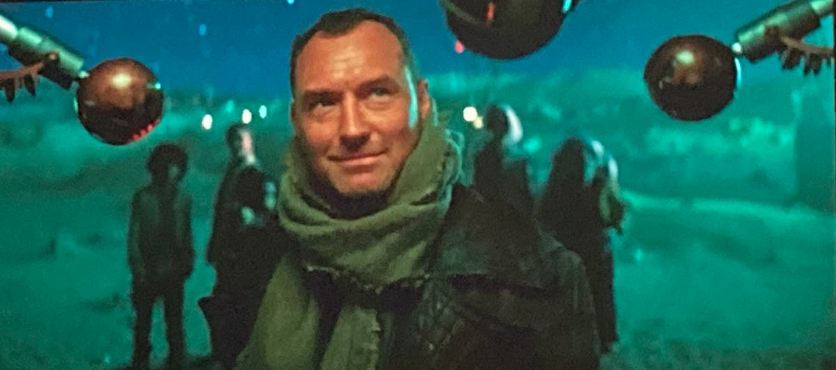 D23 Expo 22 jusqu'à présent : bande-annonce de la saison 3 de Mandalorian, plus de Star Wars, Marvel News 11 jude-law-skeleton-crew-social.png