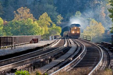Pourquoi une éventuelle grève des chemins de fer paralyserait la chaîne d'approvisionnement et alimenterait l'inflation - 9