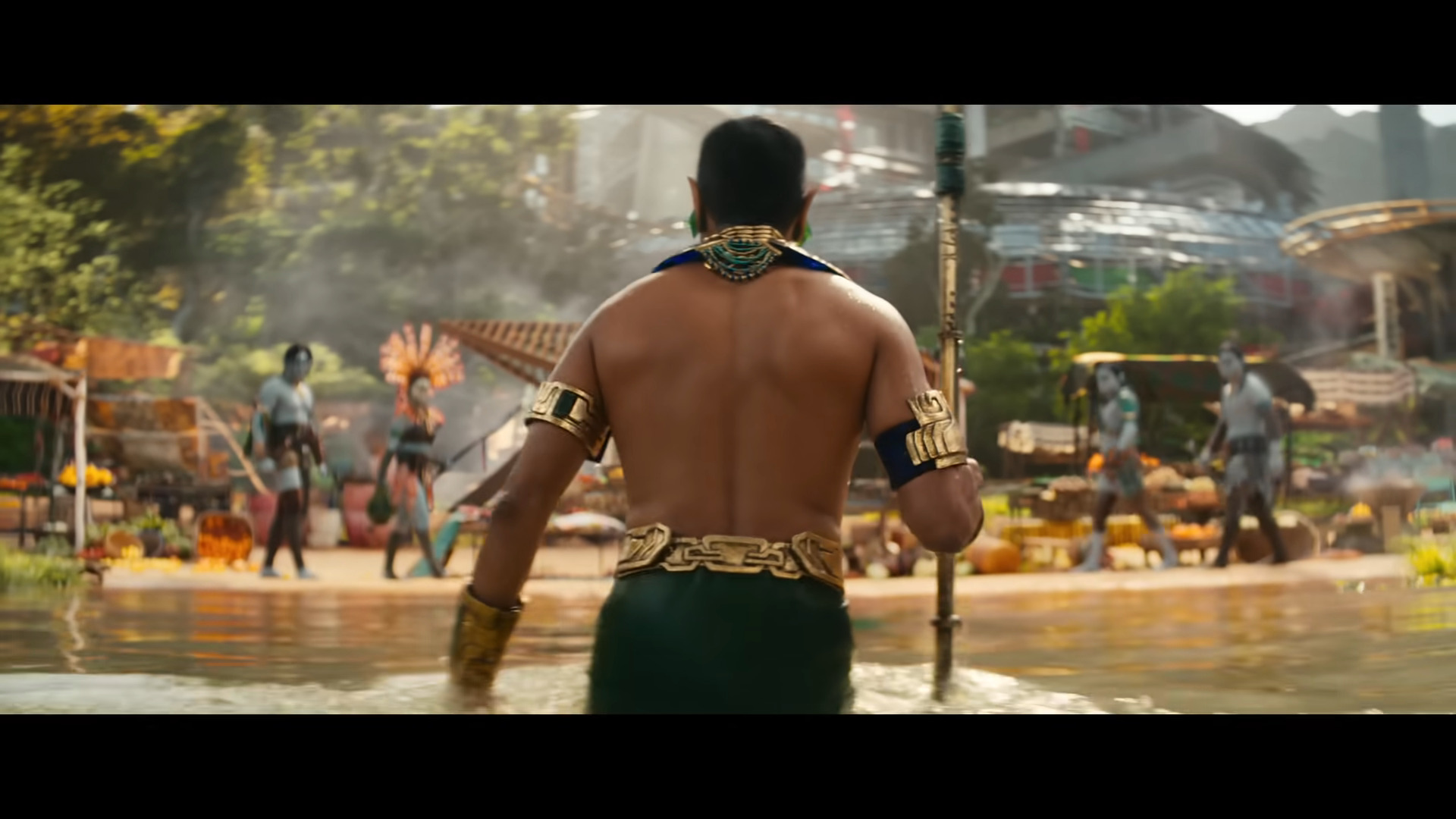 Tenoch Huerta, star de "Black Panther : Wakanda Forever", déclare que le conflit principal du film Marvel "représente ce qui se passe ici dans les États entre les minorités" - 7