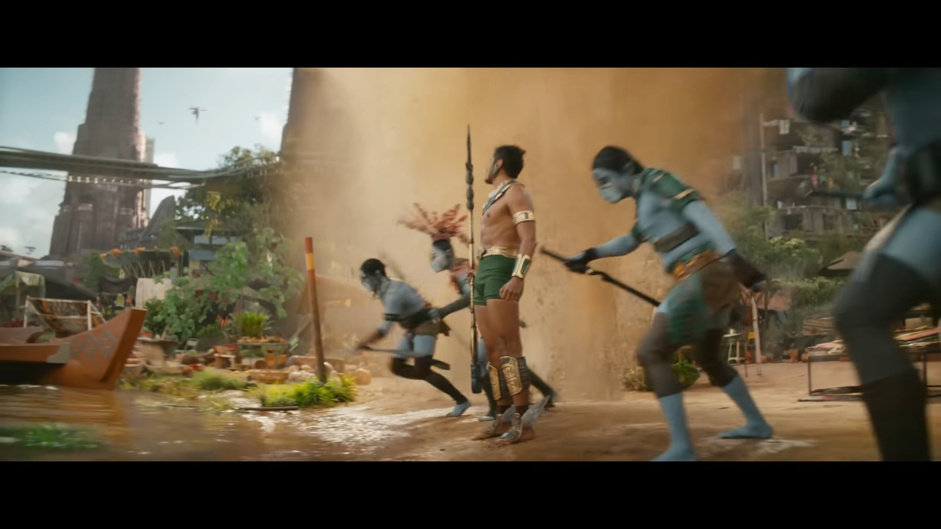 Tenoch Huerta, star de "Black Panther : Wakanda Forever", déclare que le conflit principal du film Marvel "représente ce qui se passe ici dans les États entre les minorités" - 9