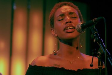 Yaya Bey sur Donny Hathaway et Roberta Flack – L'usine de vinyle - 11