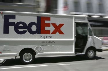 "Tout simplement stupéfiant." FedEx a frappé avec des déclassements, des réductions d'objectifs de prix alors que l'avertissement choque Wall Street. - 7