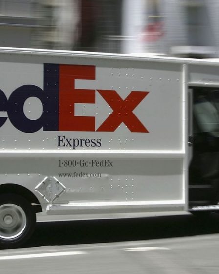 "Tout simplement stupéfiant." FedEx a frappé avec des déclassements, des réductions d'objectifs de prix alors que l'avertissement choque Wall Street. 24 "Tout simplement stupéfiant." FedEx a frappé avec des déclassements, des réductions d'objectifs de prix alors que l'avertissement choque Wall Street. - 23