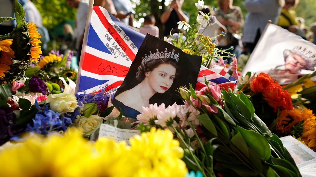 Pourquoi les Américains devraient réfléchir à deux fois avant de regarder les funérailles de la reine Elizabeth II 2 Pourquoi les Américains devraient réfléchir à deux fois avant de regarder les funérailles de la reine Elizabeth II - 1