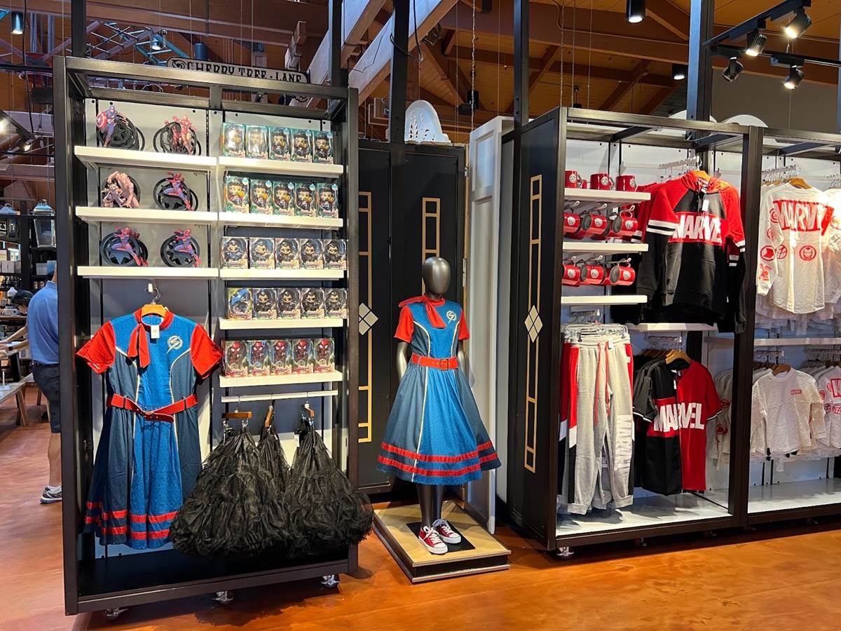 Marvel Merchandise remplace WonderGround Gallery à Marketplace Co-Op à Disney Springs 14 Marvel Merchandise remplace WonderGround Gallery à Marketplace Co-Op à Disney Springs - 13