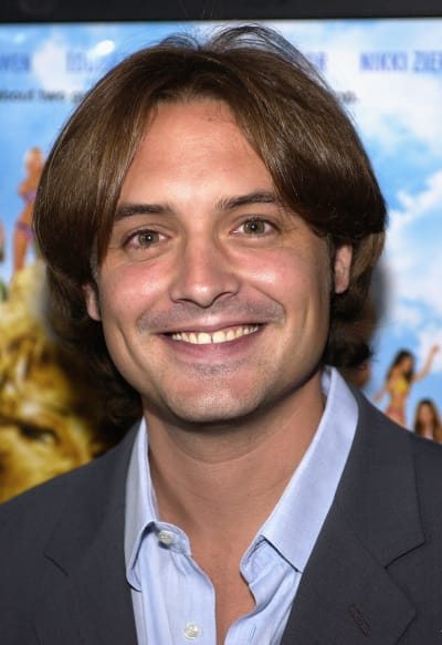On a dit à Trina McGee que son garçon rencontrait des co-stars mondiales ne voulait pas d'elle dans la finale de la série 5 L'acteur Will Friedle assiste à la première de Gold Diggers de National Lampoon
