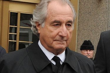 "Il n'y a pas d'explication innocente": des dossiers du FBI récemment publiés révèlent les aveux dramatiques de l'intrigant de Ponzi Bernie Madoff alors que des agents l'ont arrêté - 5