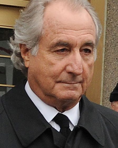 "Il n'y a pas d'explication innocente": des dossiers du FBI récemment publiés révèlent les aveux dramatiques de l'intrigant de Ponzi Bernie Madoff alors que des agents l'ont arrêté - 13