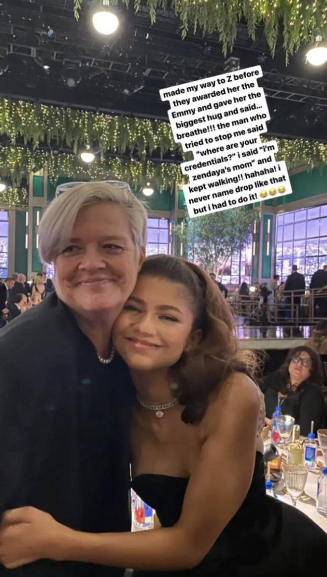 La mère de Zendaya a été arrêtée par la sécurité après avoir tenté de l'approcher aux Emmys 4 La mère de Zendaya, Claire Stoermer, révèle qu'elle a dû nommer sa fille pour passer la sécurité