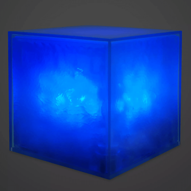 Disney célèbre les films MCU Phase 1-3 avec la nouvelle collection Infinity Saga Merch 6 Réplique de Tesseract