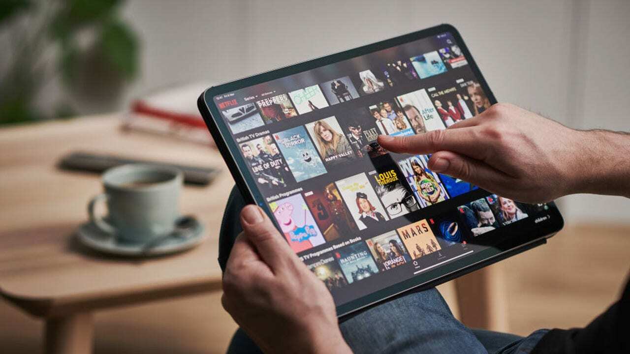 Les jeunes regardent la télévision avec des sous-titres plus que les téléspectateurs plus âgés, selon une enquête 2 Les jeunes regardent la télévision avec des sous-titres plus que les téléspectateurs plus âgés, selon une enquête - 1