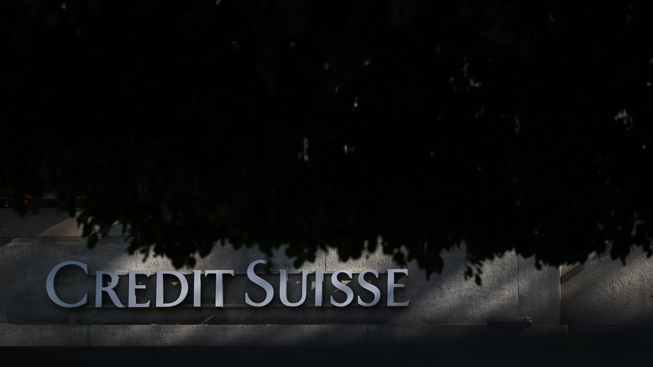 Le Credit Suisse envisage de diviser sa banque d'investissement en trois: rapport 2 Le Credit Suisse envisage de diviser sa banque d'investissement en trois: rapport - 1