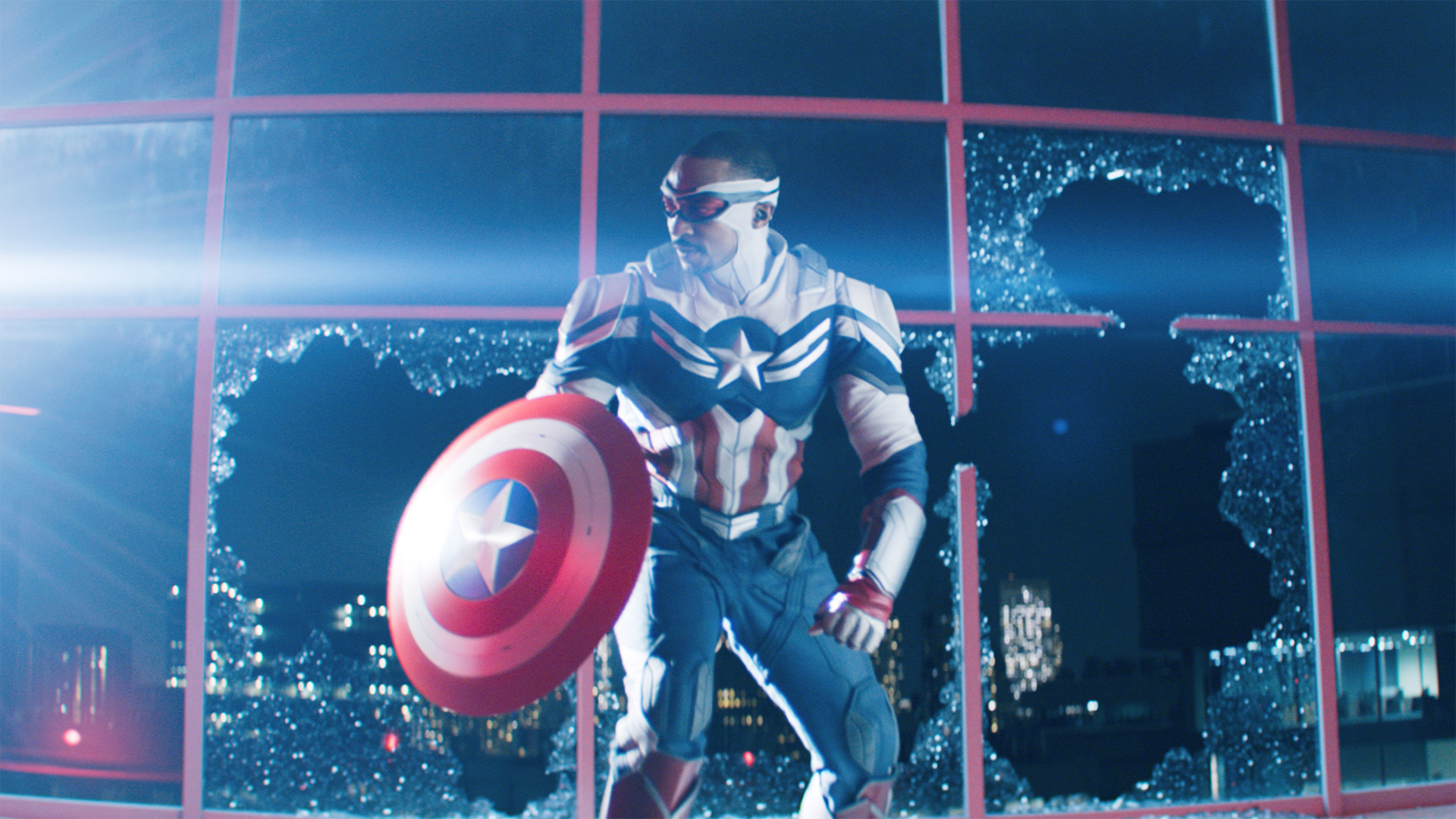 Intelligencencia a expliqué : qui est le nouveau méchant Marvel introduit dans She-Hulk ? 4 Sam Wilson (Anthony Mackie) incarne Captain America dans Le Faucon et le Soldat de l'Hiver.