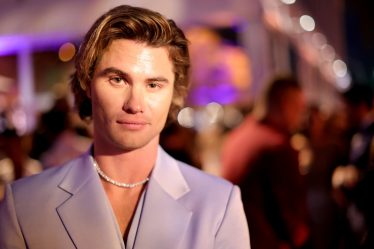 Outer Banks la star Chase Stokes lance un nouveau look choquant sur Instagram - 9
