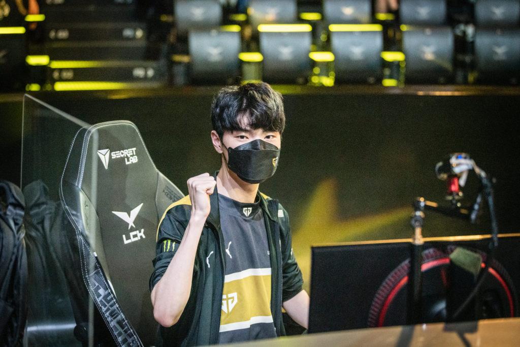 Les rois entrent en collision : les 5 meilleurs mid laners aux Mondiaux 2022 - 7