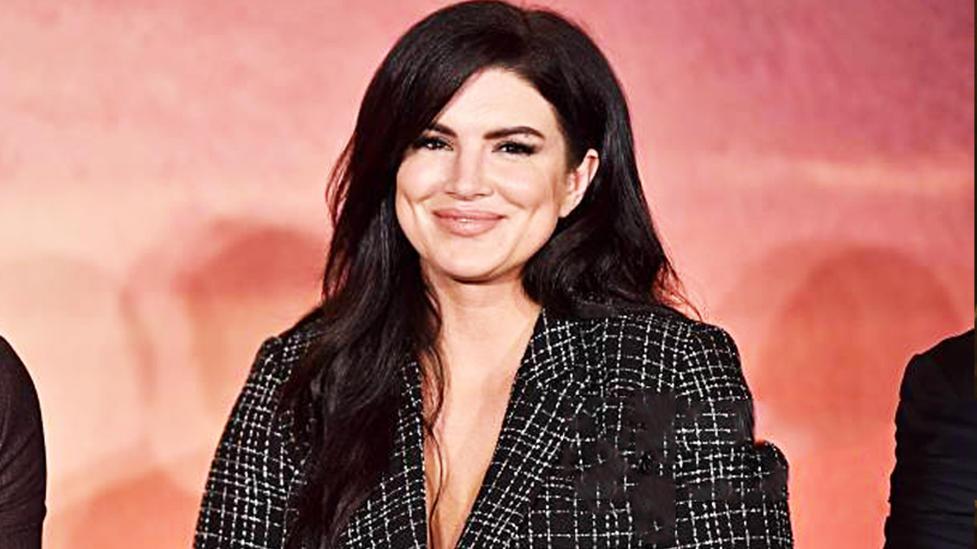 Gina Carano a été licenciée parce qu'elle n'a pas... 2 Gina Carano a été licenciée parce qu'elle n'a pas... - 1