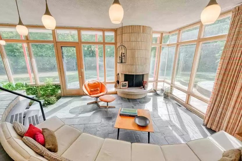 Une merveille moderne du milieu du siècle parfaitement préservée dans le Kansas s'empare de la vue et se vend rapidement 6 Une merveille moderne du milieu du siècle parfaitement préservée dans le Kansas s'empare de la vue et se vend rapidement - 5