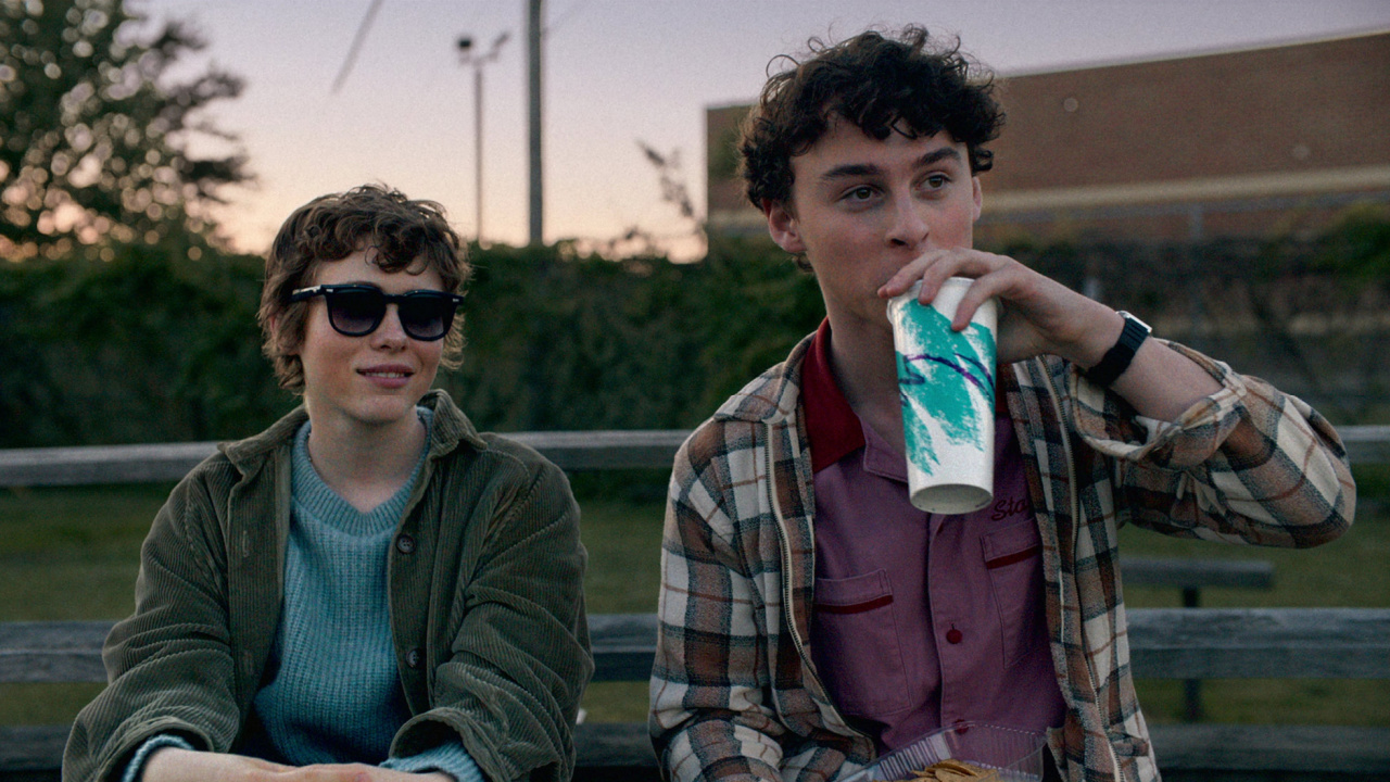 Deux des personnages principaux de I Am Not Okay With This.