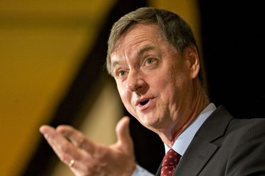 Le président de la Fed de Chicago défend le dot plot car il dit qu'un plateau des taux d'intérêt pourrait être justifié l'année prochaine - 5