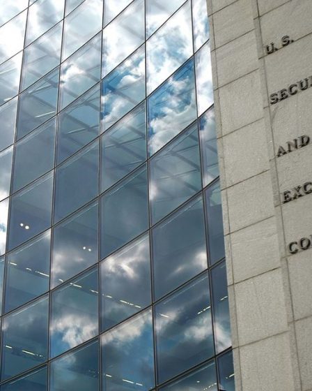 Les grandes banques paieront près de 2 milliards de dollars pour des "défaillances généralisées et de longue date" dans la conservation des enregistrements de SMS 38 Les grandes banques paieront près de 2 milliards de dollars pour des "défaillances généralisées et de longue date" dans la conservation des enregistrements de SMS - 37